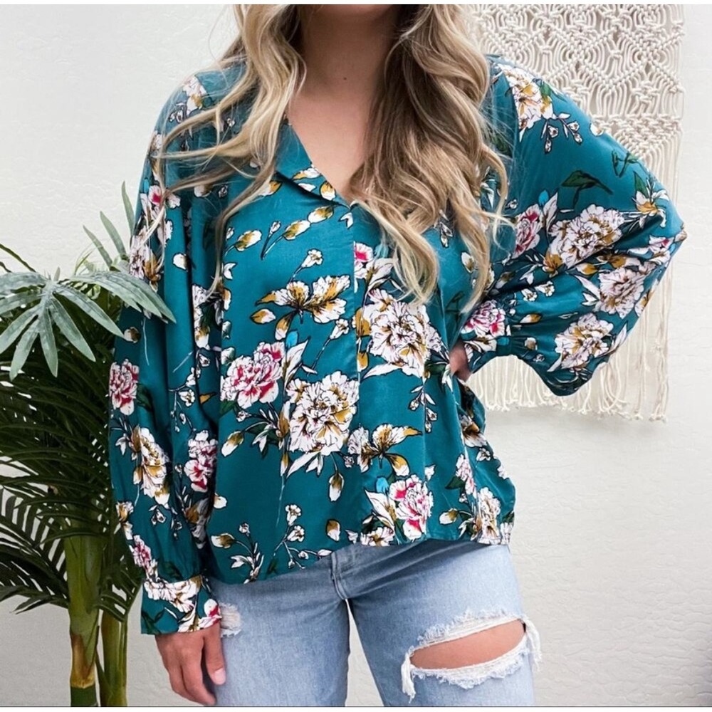 Vacate the Label Womens Floral Teal Long Sleeve Blouse Size M Boho Peasant Top